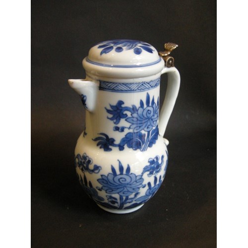 Jug and cover "blue and white" - Kangxi period